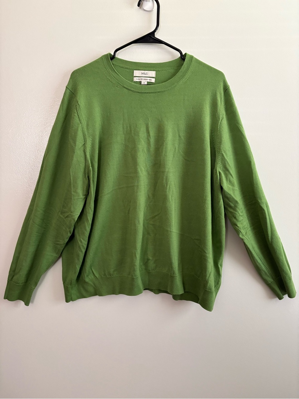M & S Green Crewneck Sweater Extra Fine Merino Wool Size 24